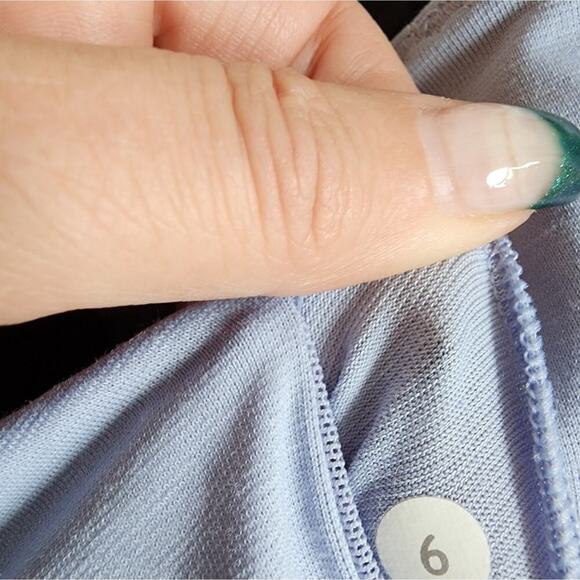 LULULEMON CLASSIC STRIPE POLAR HAZE TANK SIZE 6 - Picture 8 of 10